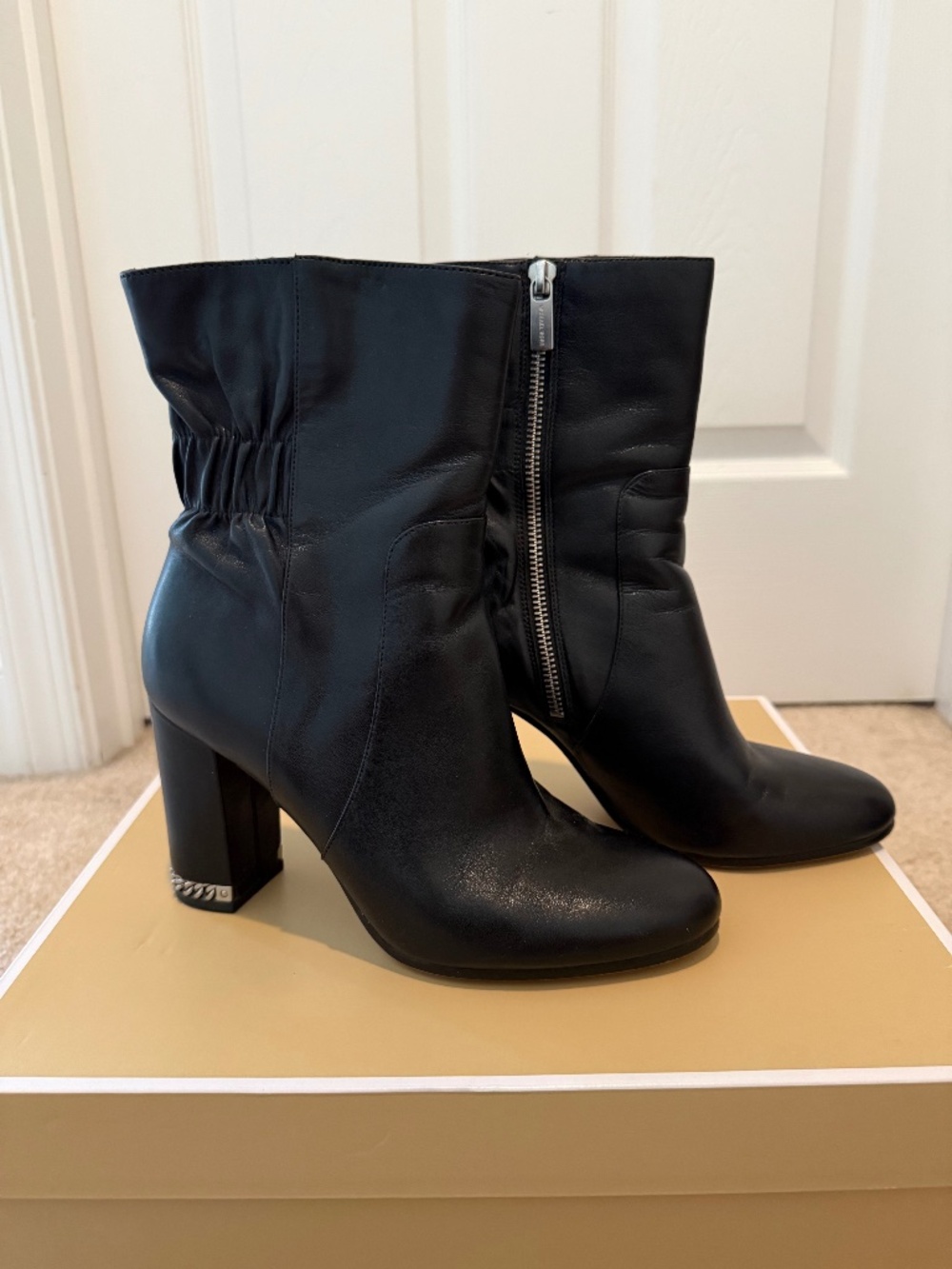 Michael Kors Dolores Leather Bootie 8M